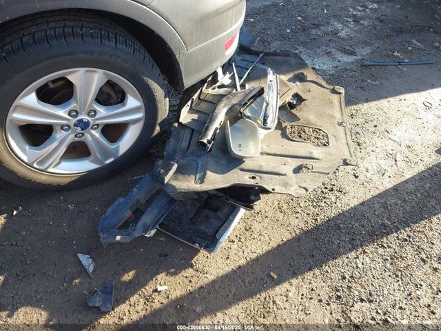 1FMCU9GX8EUB37966 Ford ESCAPE SE