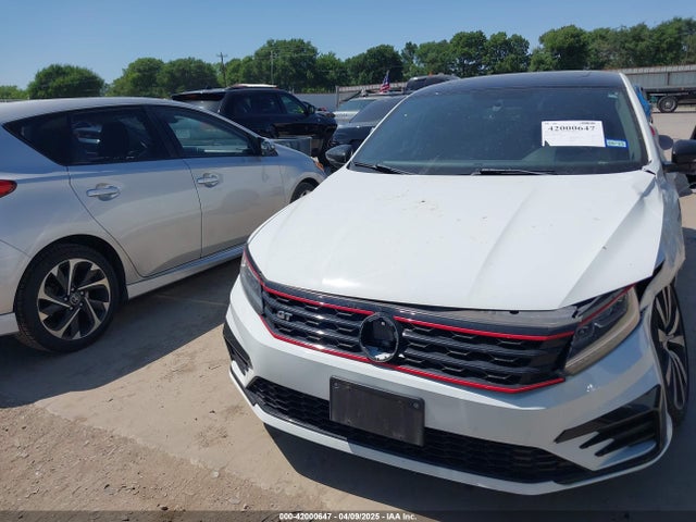 1VWJM7A39JC036258 Volkswagen 2018