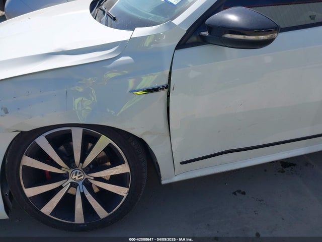 1VWJM7A39JC036258 Volkswagen 2018