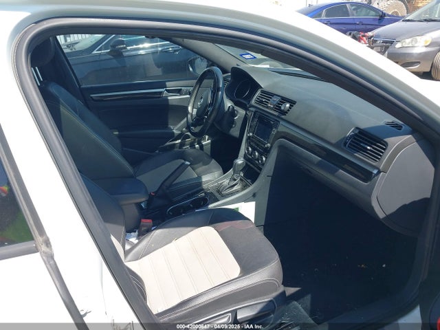 1VWJM7A39JC036258 Volkswagen 2018