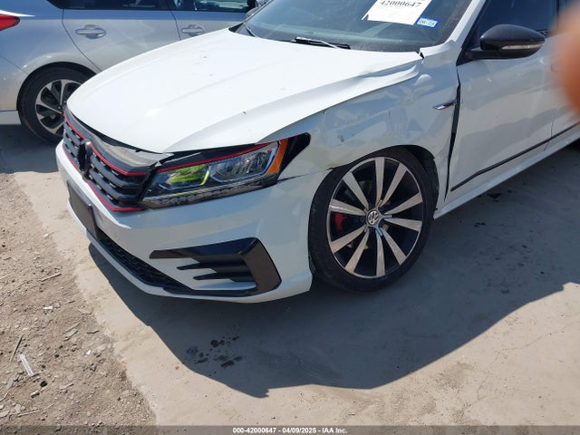 1VWJM7A39JC036258 Volkswagen 2018