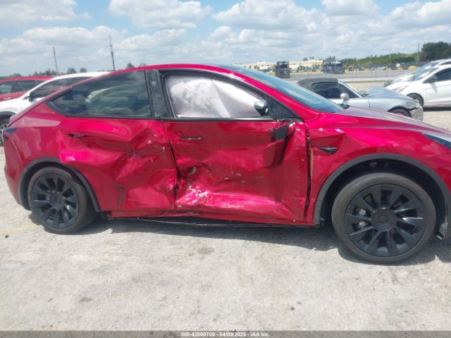 2024 TESLA MODEL Y 7SAYGDED7RF045410 Photo 5