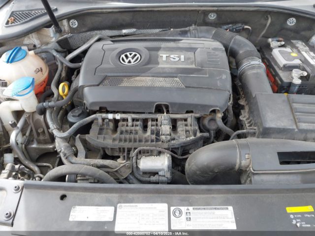 1VWDT7A35HC015918 Volkswagen Passat 1.8t R-line
