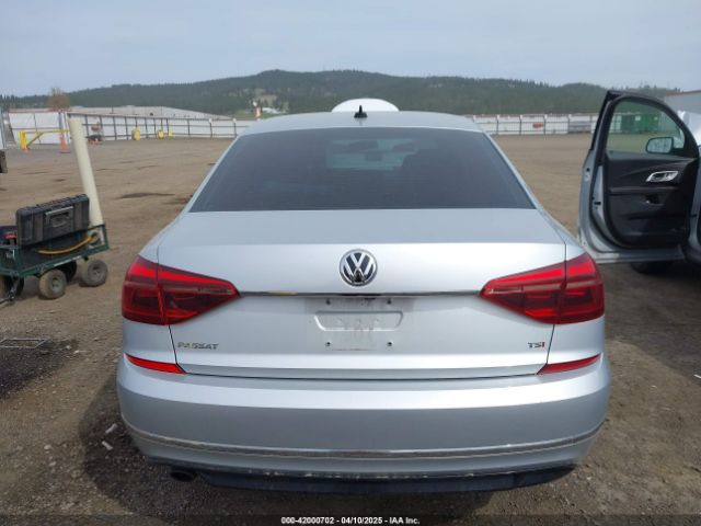 1VWDT7A35HC015918 Volkswagen Passat 1.8t R-line