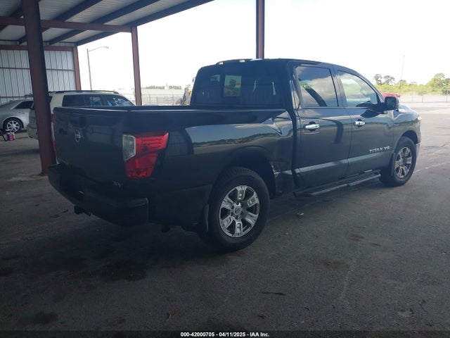 1N6AA1E63JN512230 Nissan TITAN SV