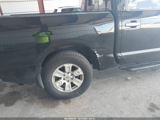 1N6AA1E63JN512230 Nissan TITAN SV