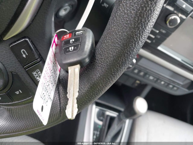 2T1BURHE5GC705040 Toyota COROLLA LE