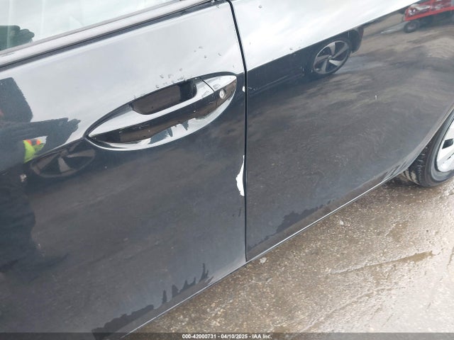 2T1BURHE5GC705040 Toyota COROLLA LE