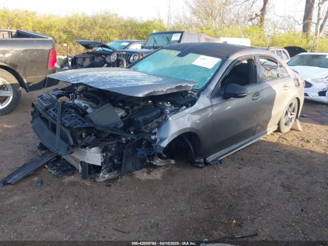 WDD3G4FB8KW006448 Mercedes-Benz A 220 4matic