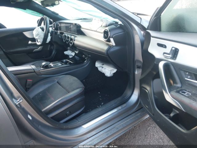 WDD3G4FB8KW006448 Mercedes-Benz A 220 4matic