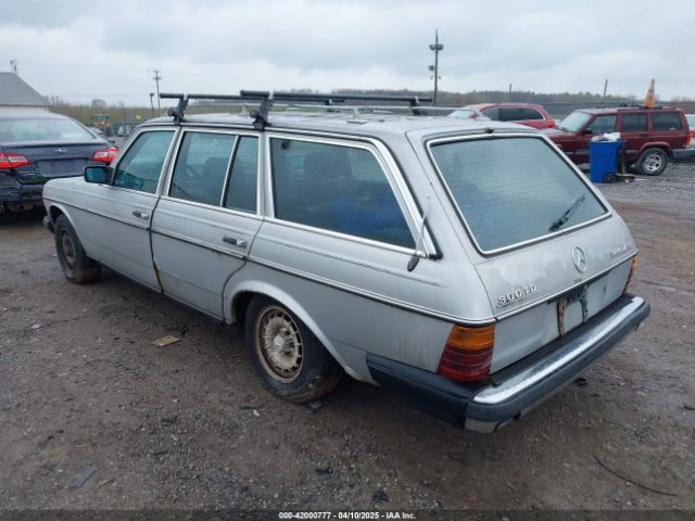 1983 MERCEDES-BENZ 300 WDBAB93A2DN017607 Photo 2