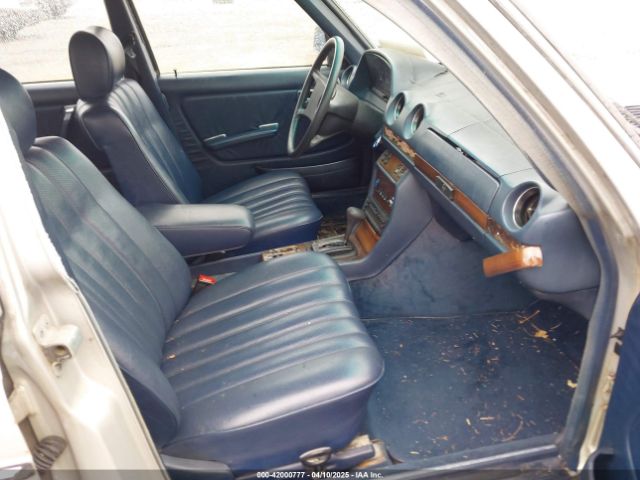 1983 MERCEDES-BENZ 300 WDBAB93A2DN017607 Photo 4