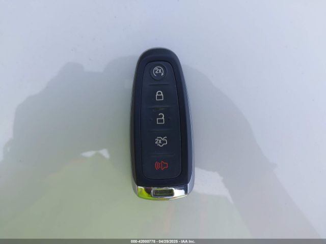 1FMCU9J93GUA40252 Ford Escape Titanium