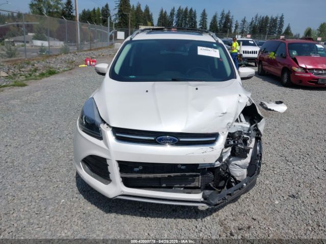 1FMCU9J93GUA40252 Ford Escape Titanium