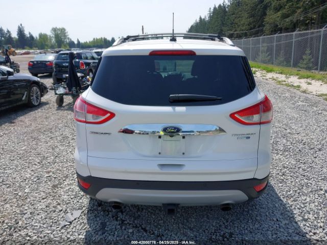 1FMCU9J93GUA40252 Ford Escape Titanium