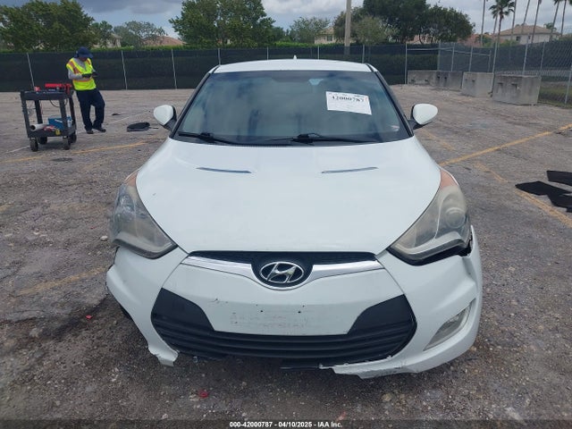 KMHTC6AD7FU222377 Hyundai Veloster Flex