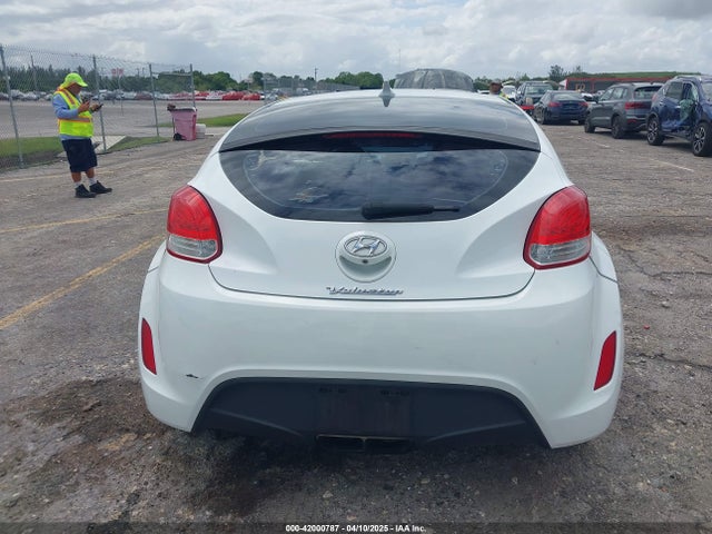 KMHTC6AD7FU222377 Hyundai Veloster Flex