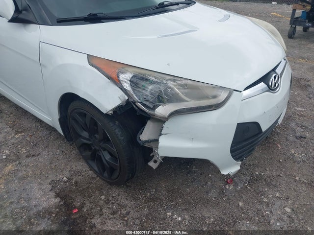 KMHTC6AD7FU222377 Hyundai Veloster Flex