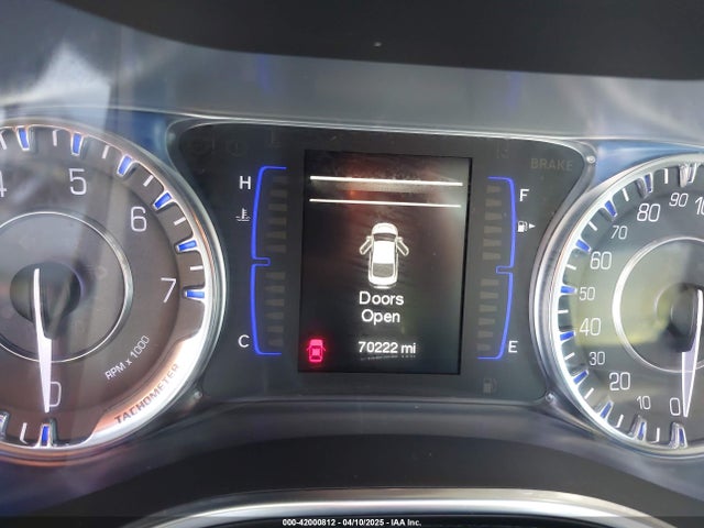 Chrysler 200 Limited 2015 1C3CCCAB2FN743877 Image 16