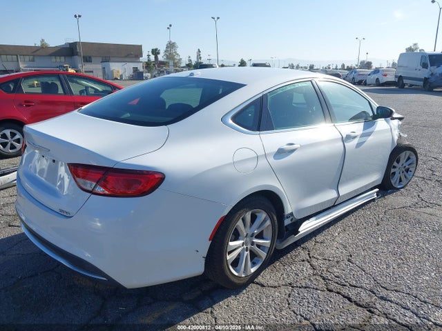 Chrysler 200 Limited 2015 1C3CCCAB2FN743877 Image 4