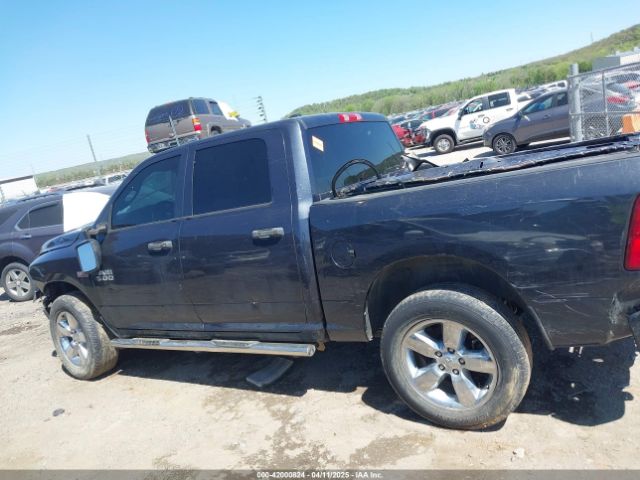 1C6RR7KT9JS352889 RAM 1500 Express  4x4 5'7 Box