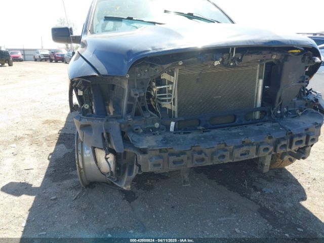 1C6RR7KT9JS352889 RAM 1500 Express  4x4 5'7 Box
