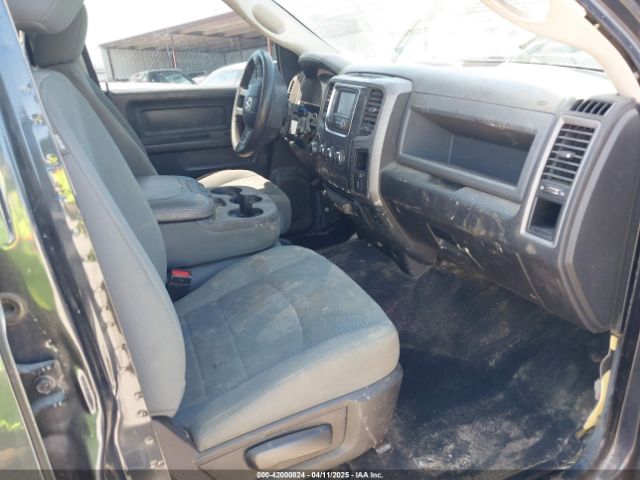 1C6RR7KT9JS352889 RAM 1500 Express  4x4 5'7 Box