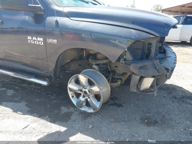 1C6RR7KT9JS352889 RAM 1500 Express  4x4 5'7 Box