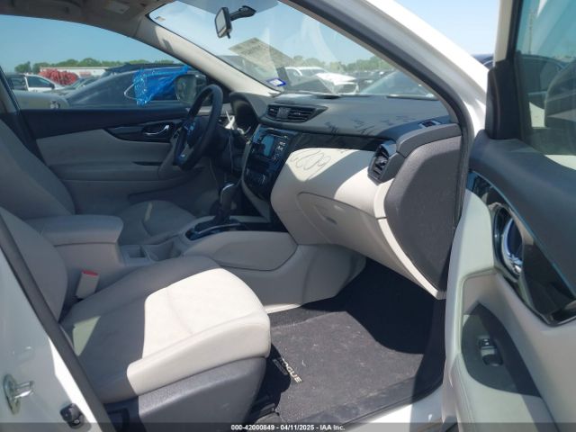 JN1BJ1CP8JW188434 Nissan Rogue Sport Sv