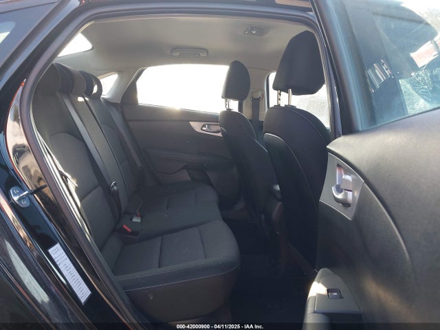 3KPF24AD8RE741062 KIA Forte Lxs