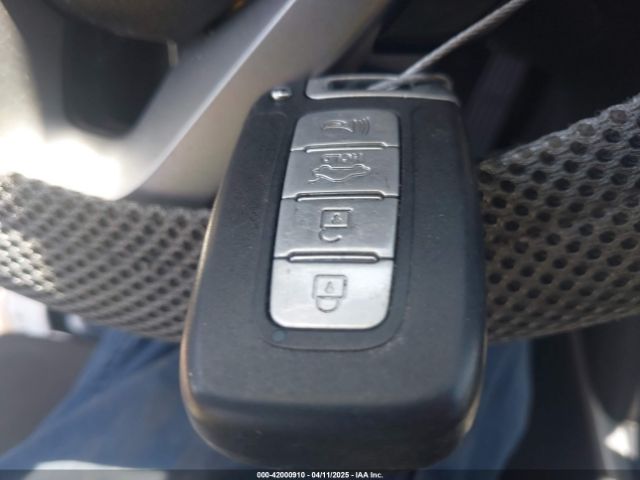 KMHTC6AD1HU316578 Hyundai Veloster Value Edition