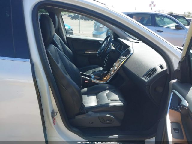 2017 VOLVO XC60 YV449MRU2H2211766 Photo 4