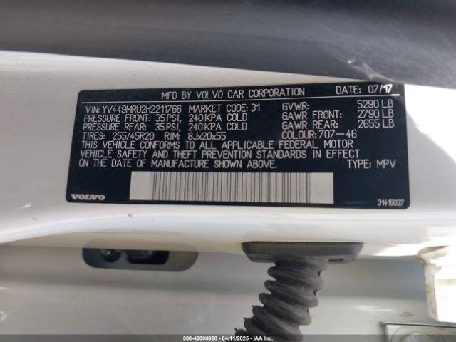 2017 VOLVO XC60 YV449MRU2H2211766 Photo 8