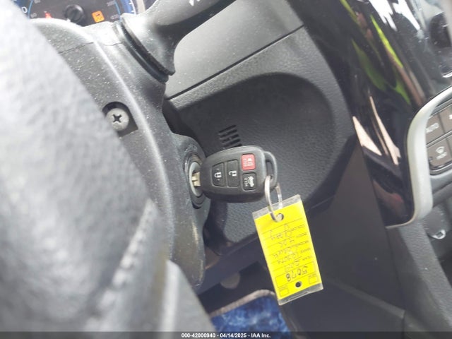 5YFBURHE6KP934951 Toyota COROLLA LE