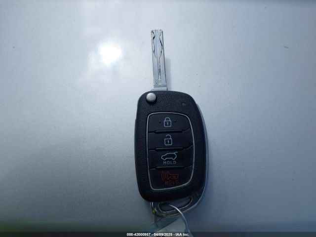 KM8J33A49GU095543 Hyundai TUCSON SE