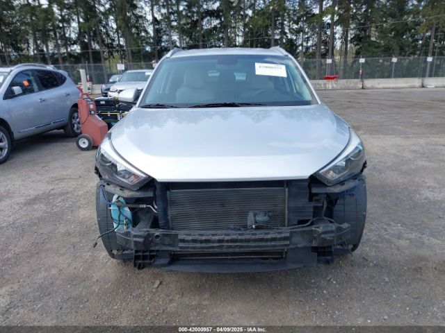 KM8J33A49GU095543 Hyundai TUCSON SE