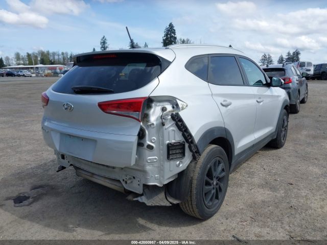 KM8J33A49GU095543 Hyundai TUCSON SE