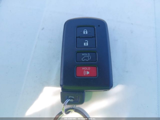 JTMRJREV9GD055062 Toyota Rav4 Hybrid Xle
