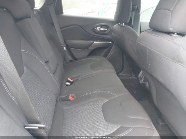 1C4PJLCB7KD452727 Jeep Cherokee Latitude Fwd