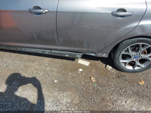 1FADP3K25EL305342 Ford FOCUS SE