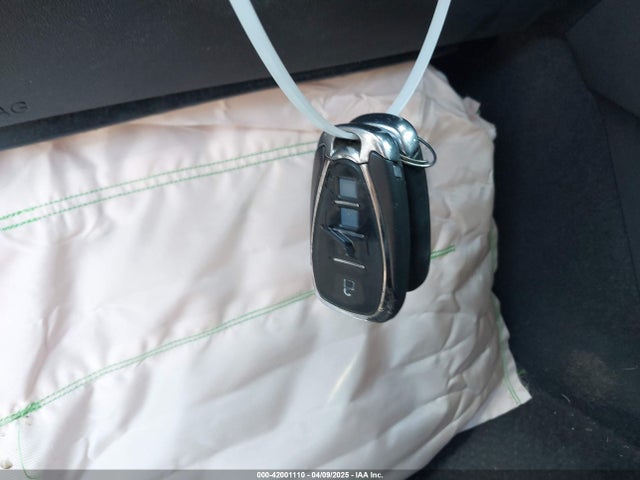 1G1ZE5ST1HF204532 Chevrolet MALIBU 1LT