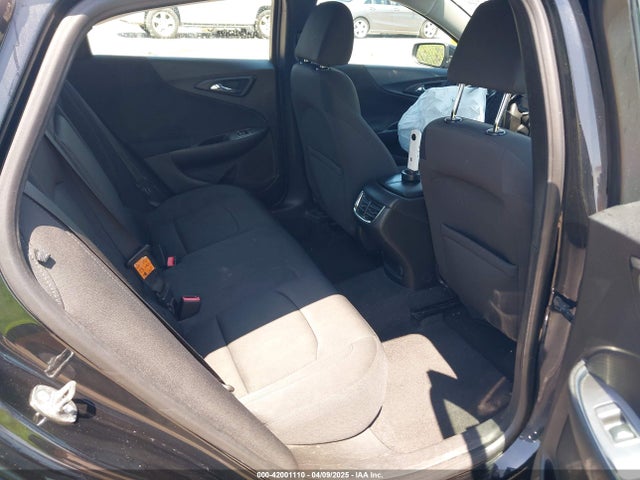 1G1ZE5ST1HF204532 Chevrolet MALIBU 1LT