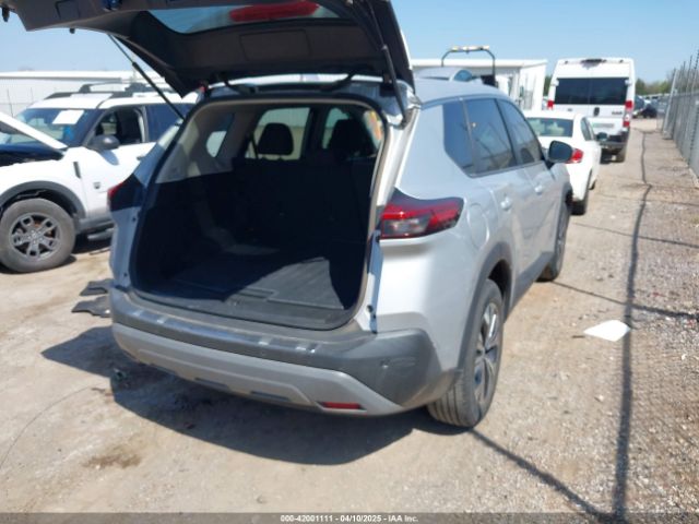 5N1BT3BA7NC676860 Nissan Rogue Sv Fwd