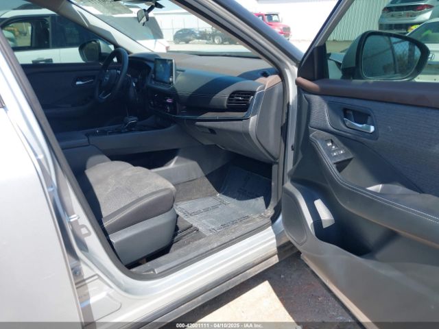 5N1BT3BA7NC676860 Nissan Rogue Sv Fwd