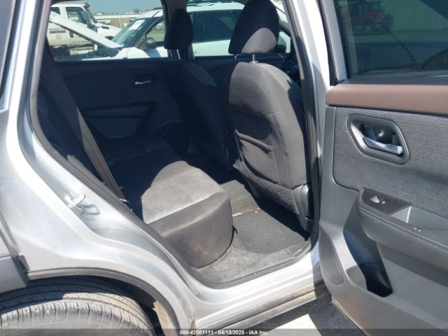 5N1BT3BA7NC676860 Nissan Rogue Sv Fwd
