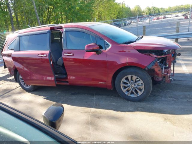 5TDYRKEC3MS024450 Toyota SIENNA XLE