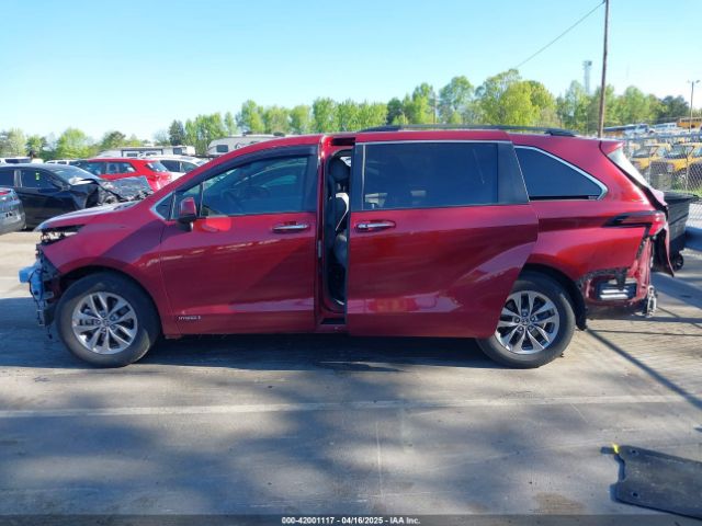 5TDYRKEC3MS024450 Toyota SIENNA XLE