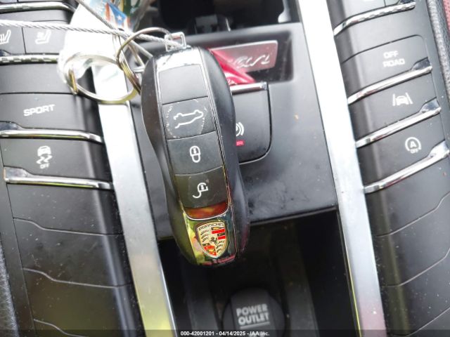 2017 PORSCHE MACAN WP1AB2A56HLB11942 Photo 10