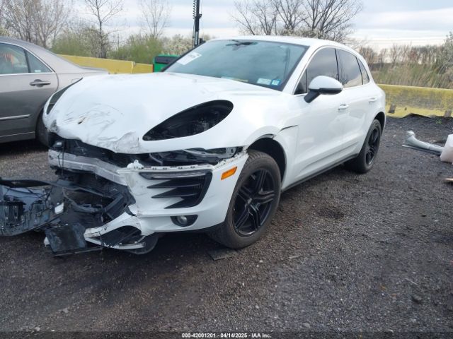 2017 PORSCHE MACAN WP1AB2A56HLB11942 Photo 1