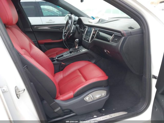 2017 PORSCHE MACAN WP1AB2A56HLB11942 Photo 4